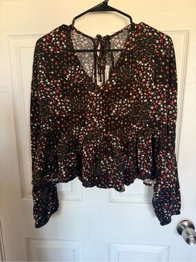 Floral Peplum V-Neck Long-Sleeve Top - Black